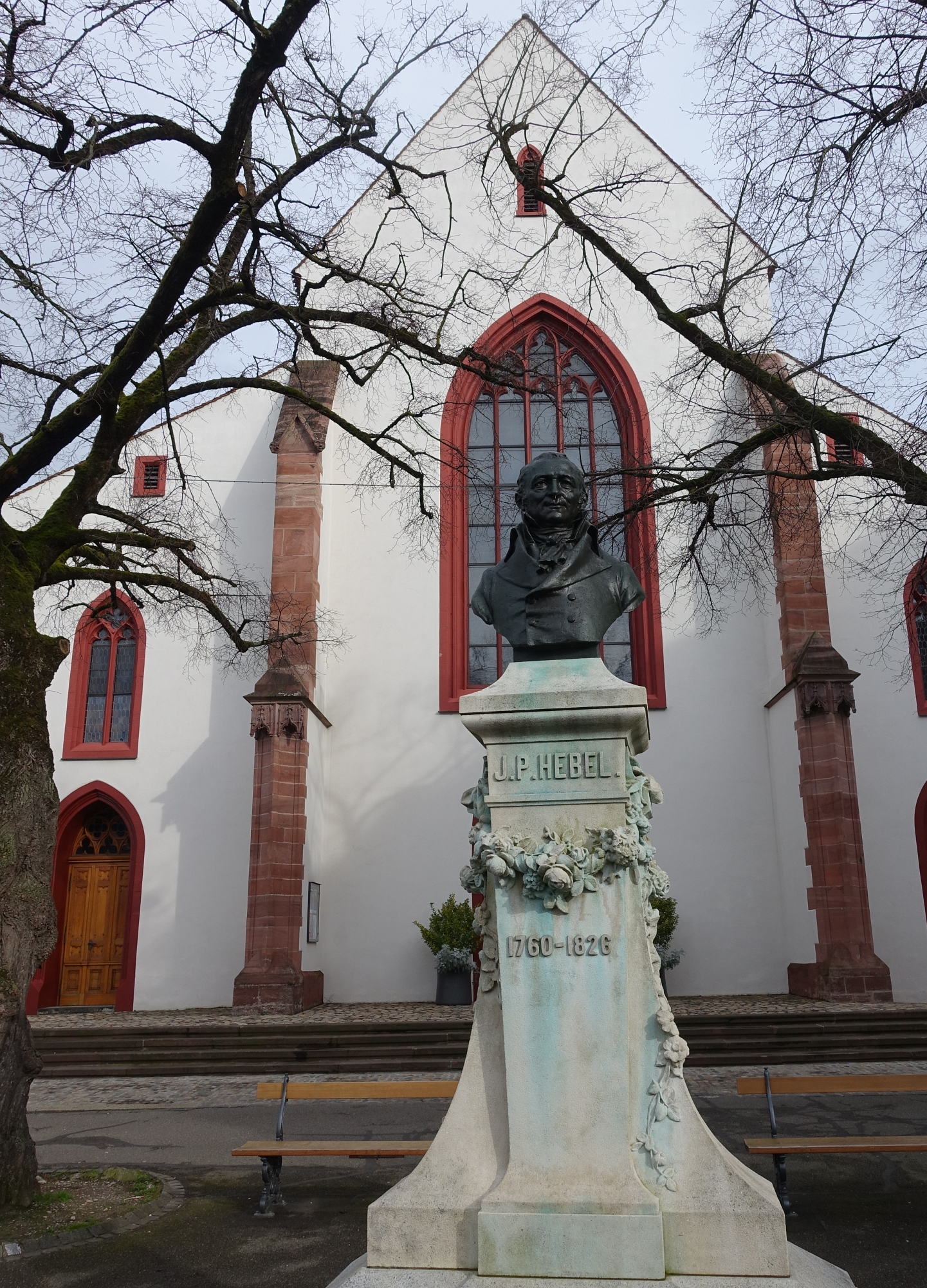 Hebel-Denkmal vor der Peterskirche in Basel