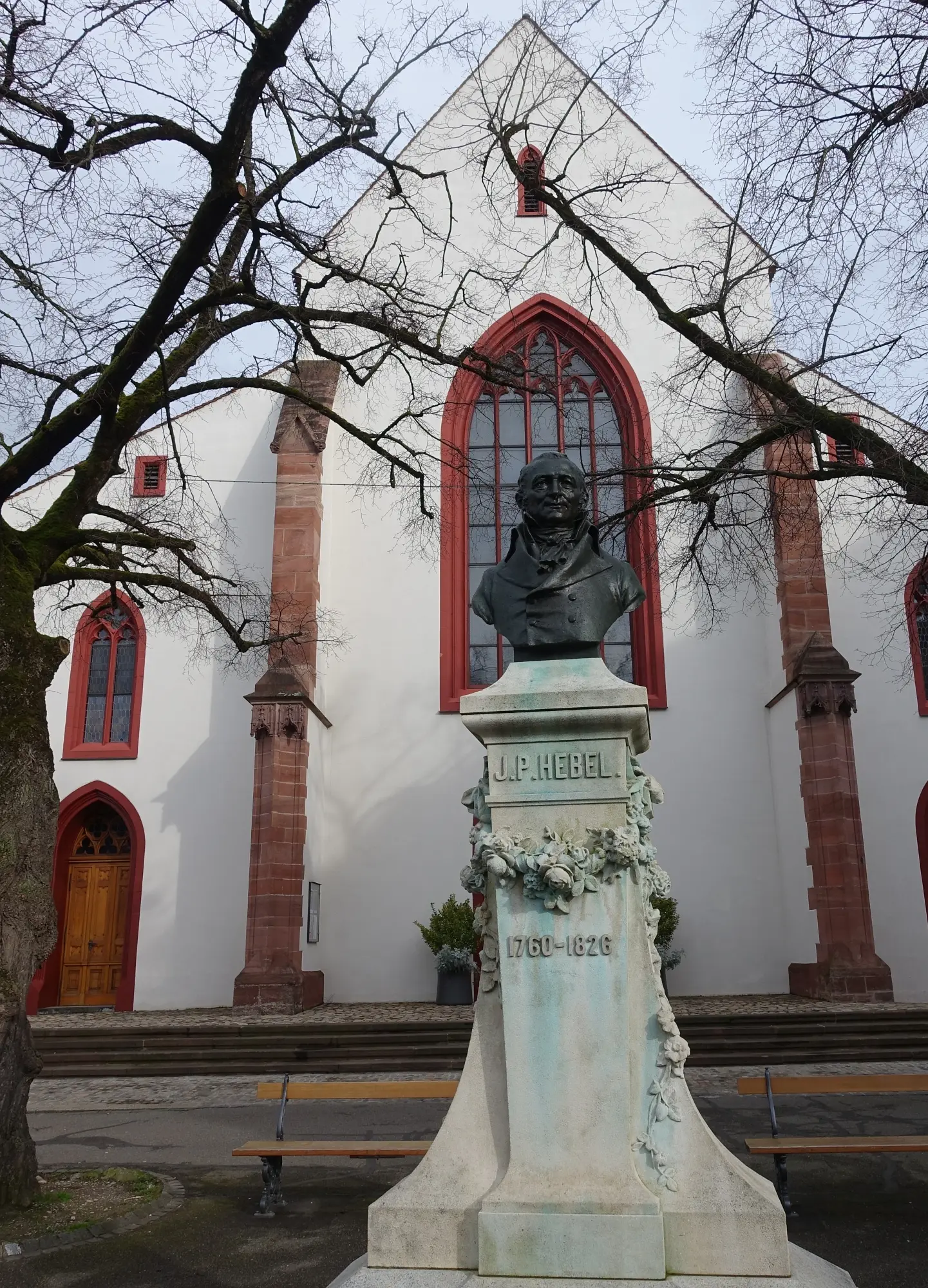 Hebel-Denkmal vor der Peterskirche in Basel